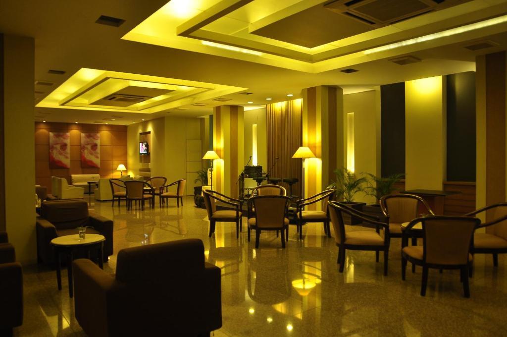 Hotel Gajahmada Pontianak Exterior foto