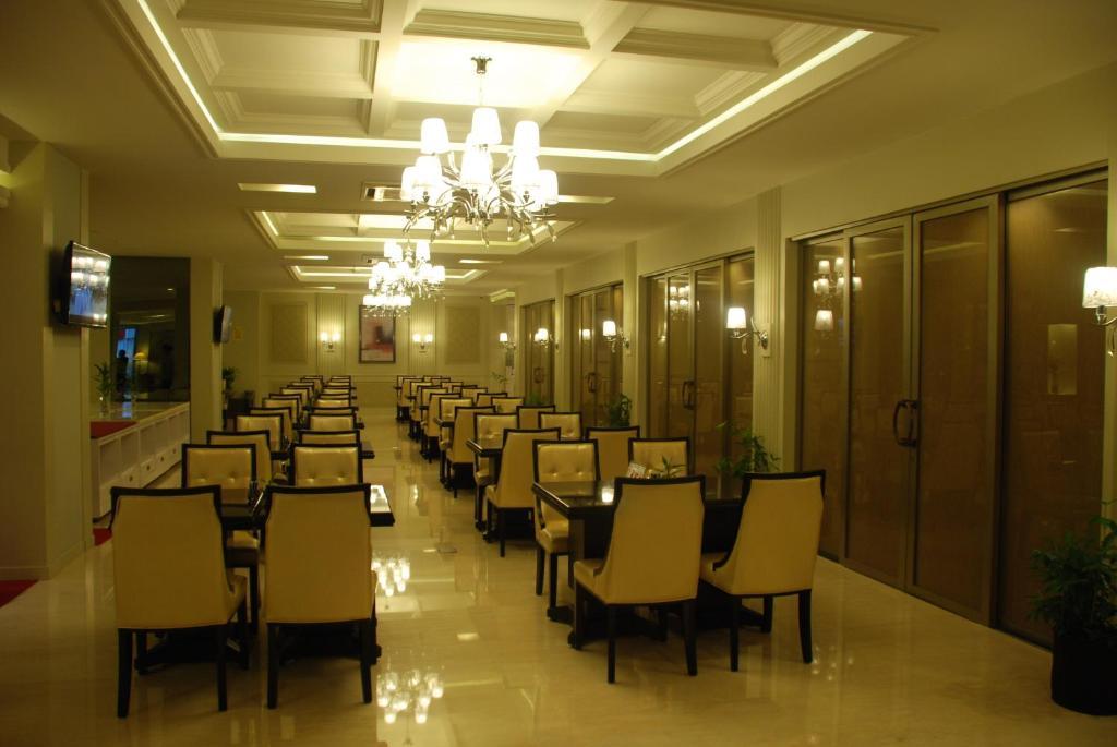 Hotel Gajahmada Pontianak Exterior foto